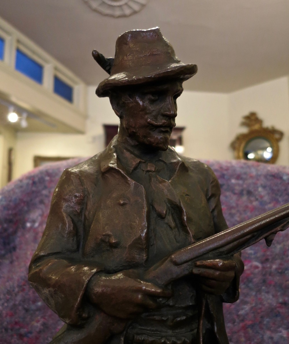 BRONZE HUNSTMAN WITH HIS POINTER View III