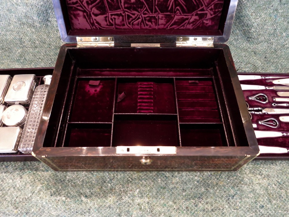 BEAUTIFULLY FITTED GENTS DRESSING CASE View V