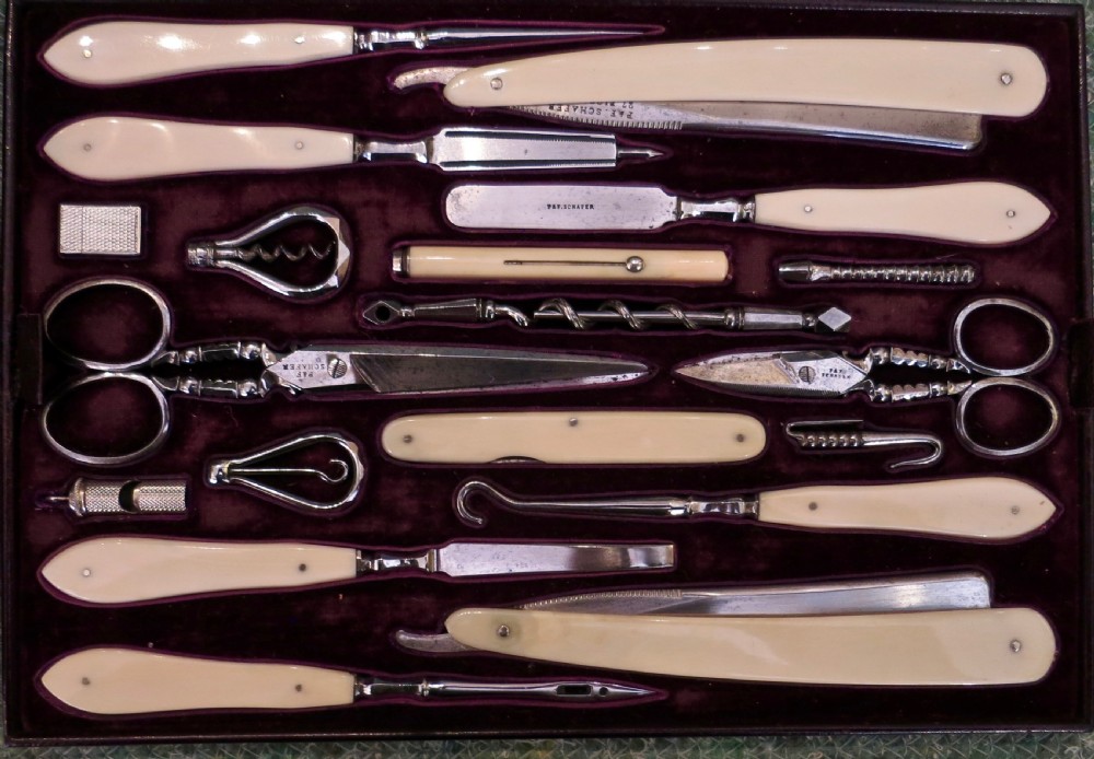 BEAUTIFULLY FITTED GENTS DRESSING CASE View VI