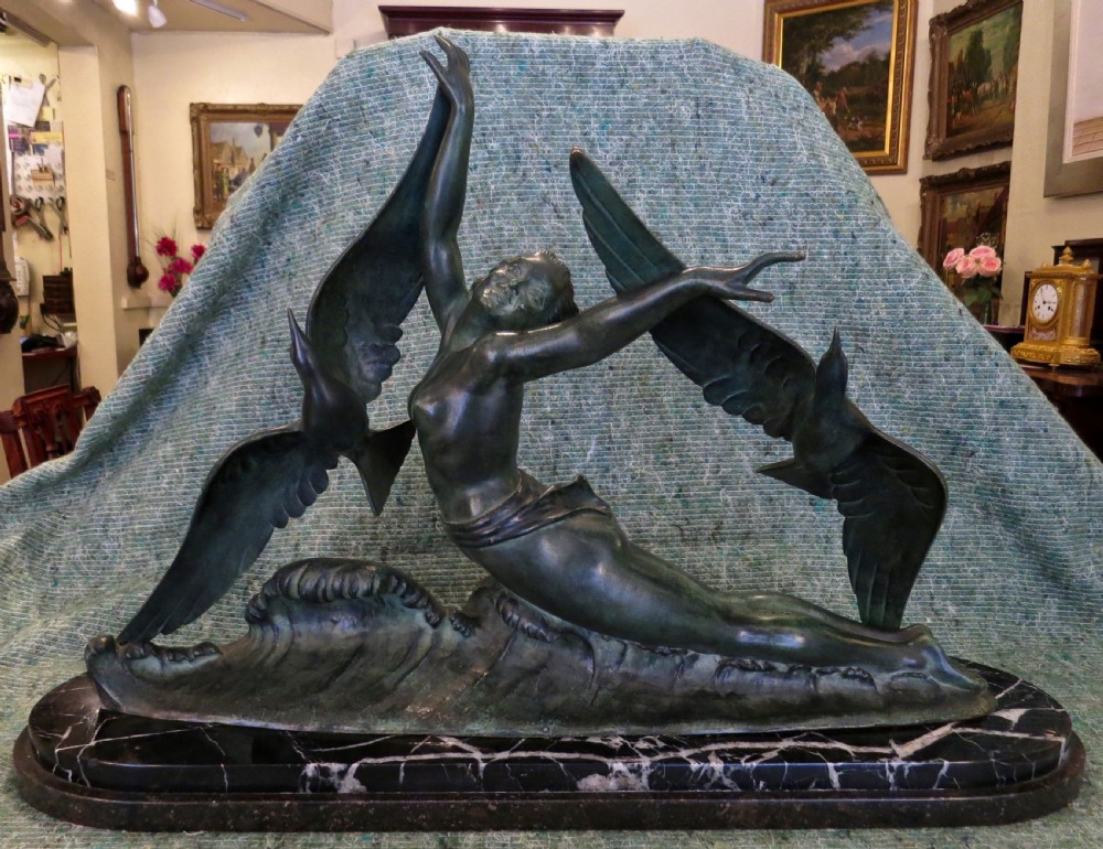 LARGE ART DECO BRONZE SCUPTURE View II