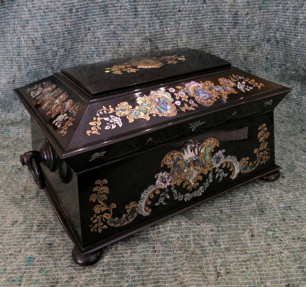 VERY FINE FITTED REGENCY SEWING BOX