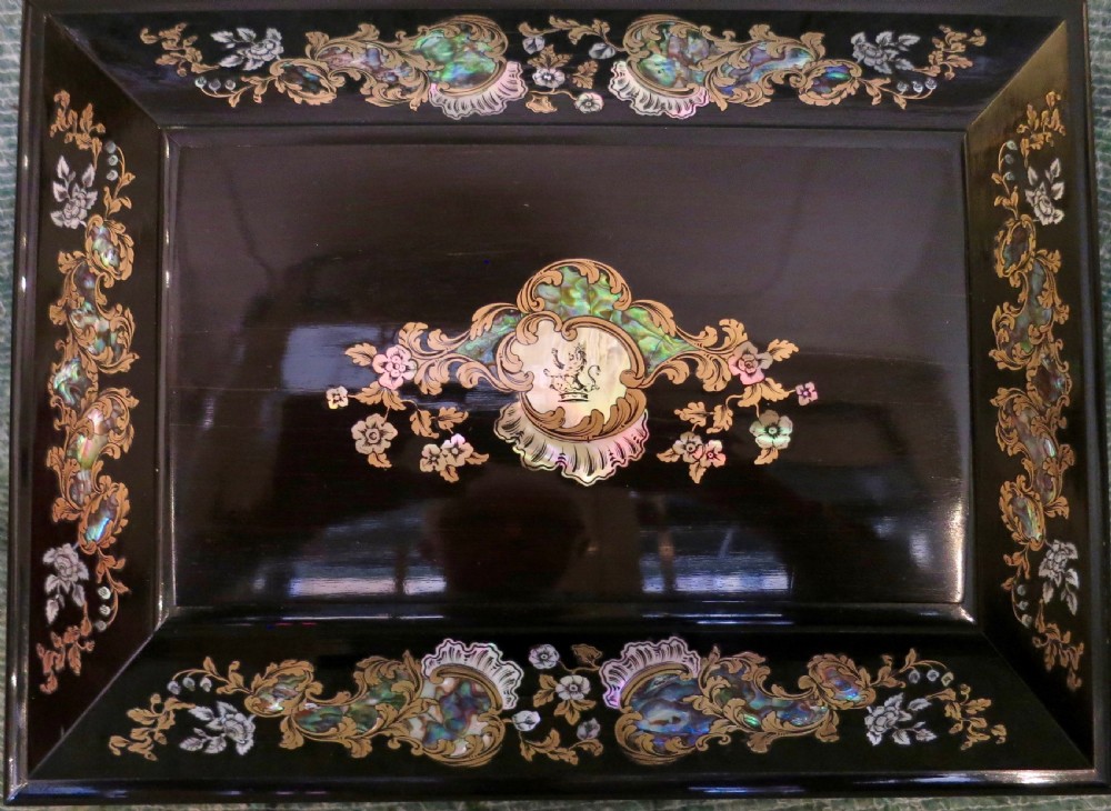 VERY FINE FITTED REGENCY SEWING BOX View III