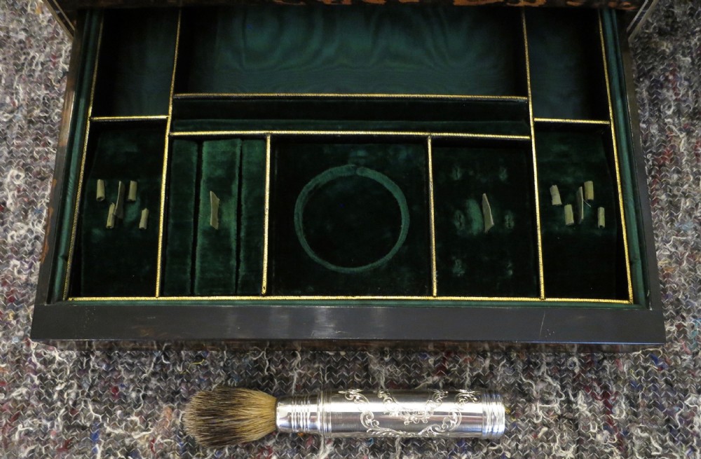 GOOD GENTLEMAN'S FITTED DRESSING CASE View V