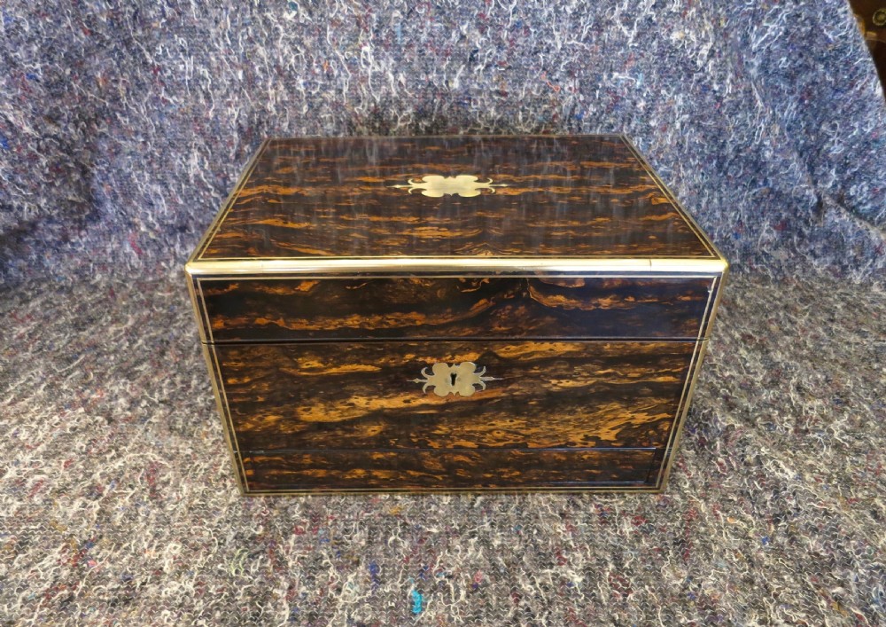 GOOD GENTLEMAN'S FITTED DRESSING CASE View IX