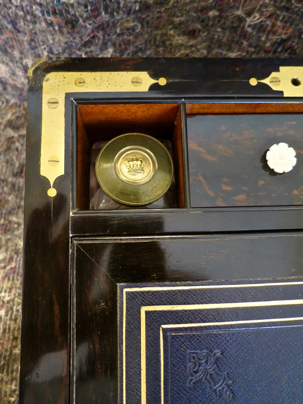 LARGE COMPLEX ROSEWOOD WRITING BOX View VI