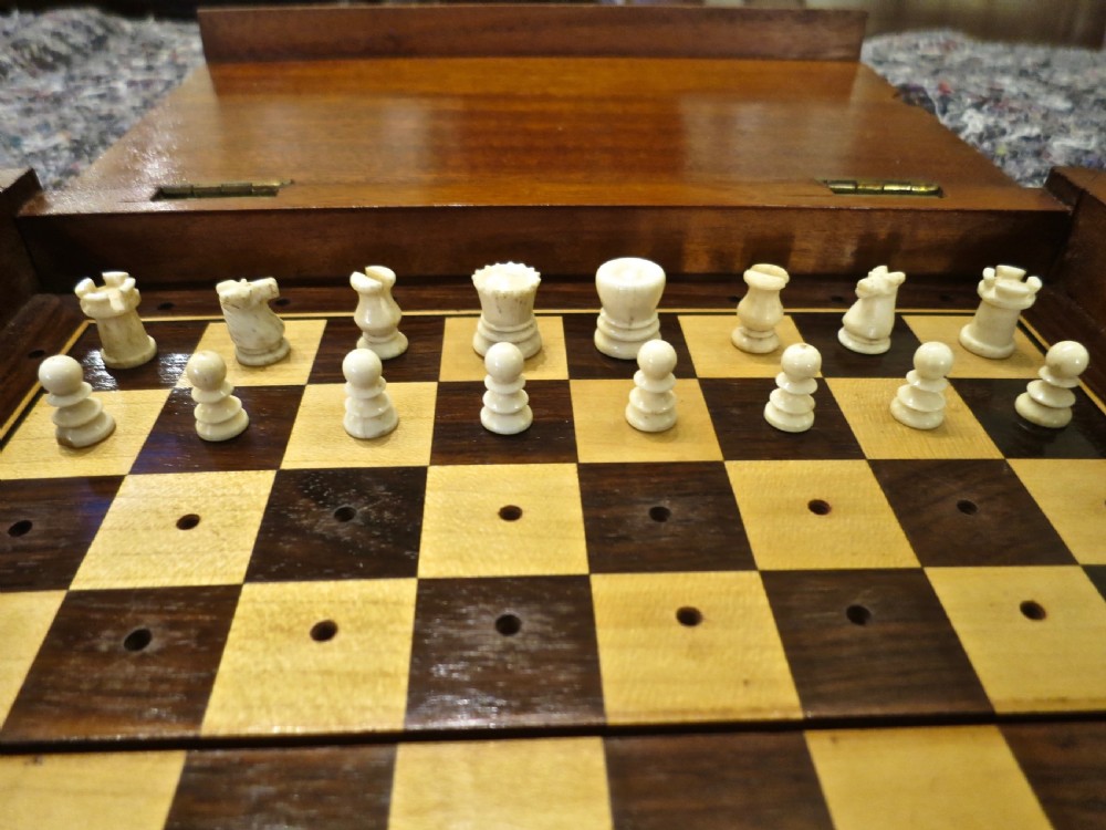 TRAVELLING CHESS SET View IV