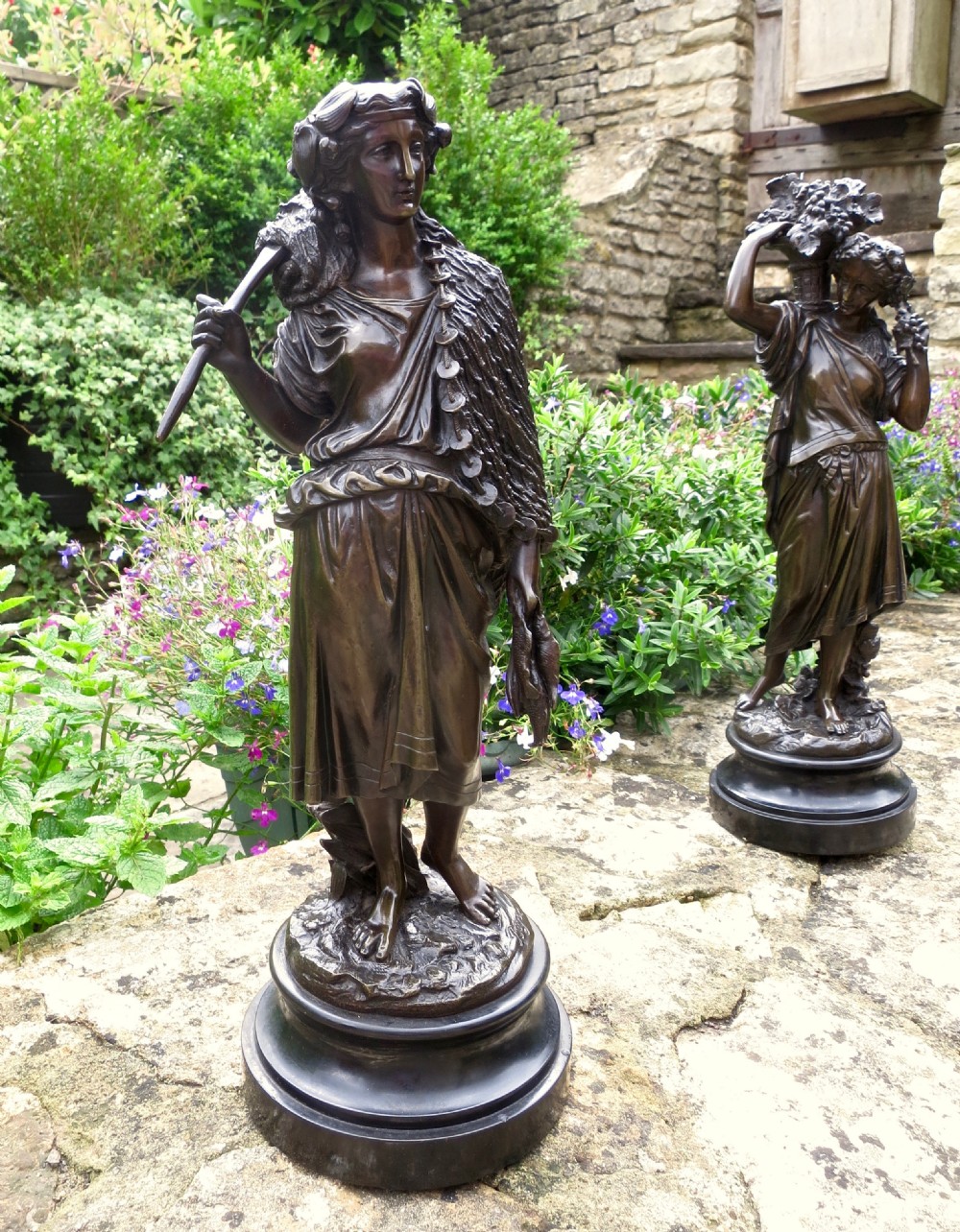 A CHARMING PAIR OF FRENCH BRONZE FIGURES View IV