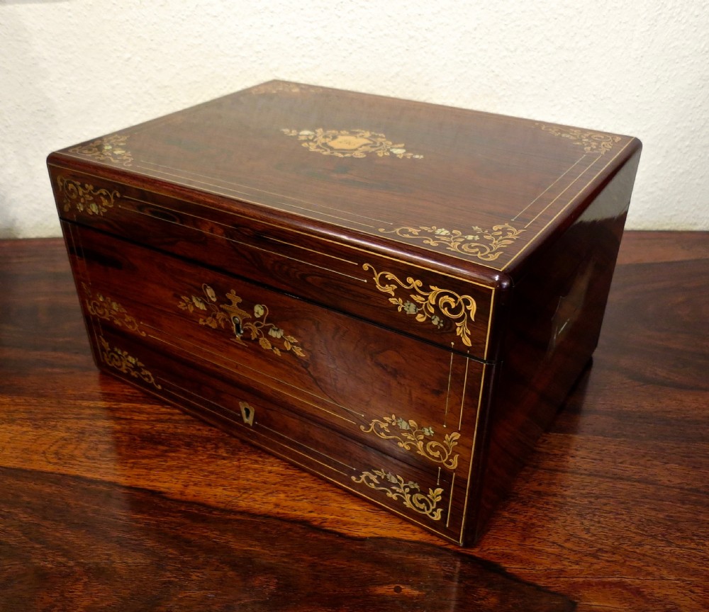EXCEPTIONAL SILVER FITTED LADYS DRESSING CASE View III
