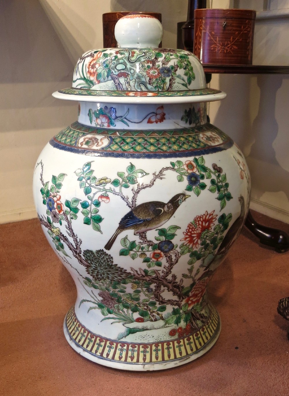LARGE IMPRESSIVE CHINESE PORCELAIN VASE