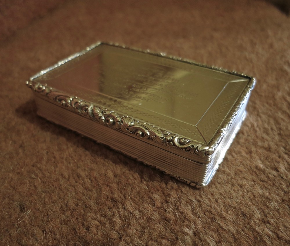 GOOD LARGE SILVER 'TABLE' SNUFF BOX