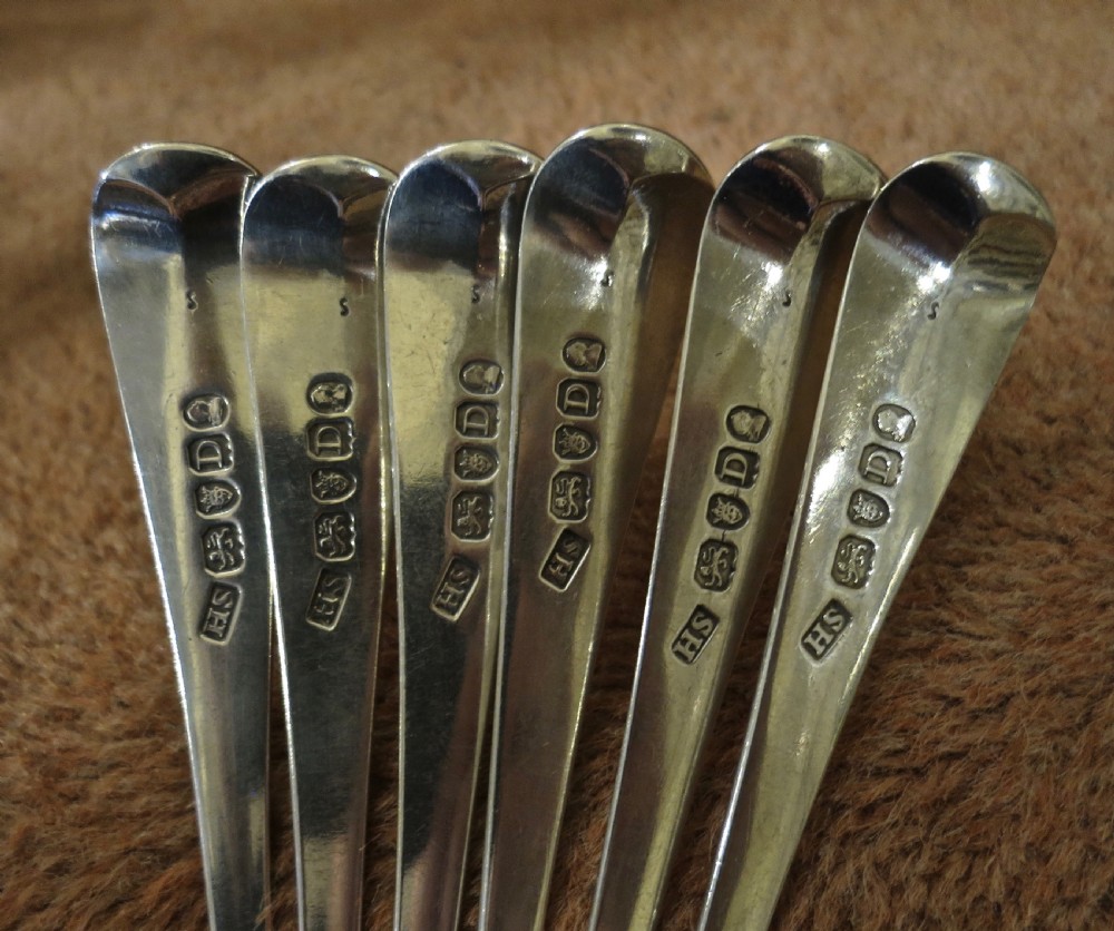 SET OF 6 18TH CENTURY SILVER DESSERT SPOONS View IV