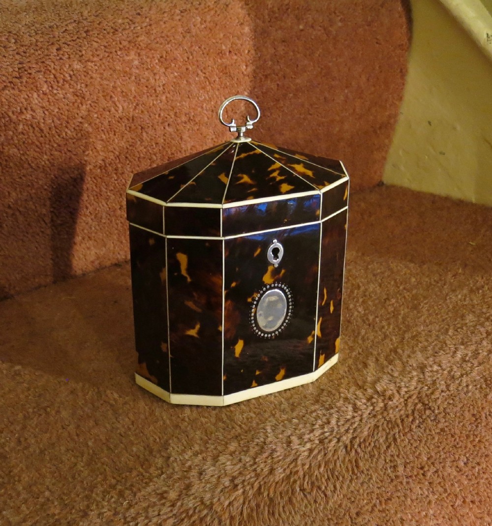 FINE 18TH CENTURY TORTOISESHELL CADDY