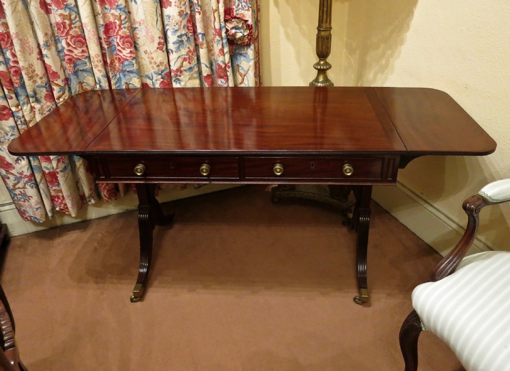 FINE FIGURED MAHOGANY SOFA TABLE BY GILLOWS View III