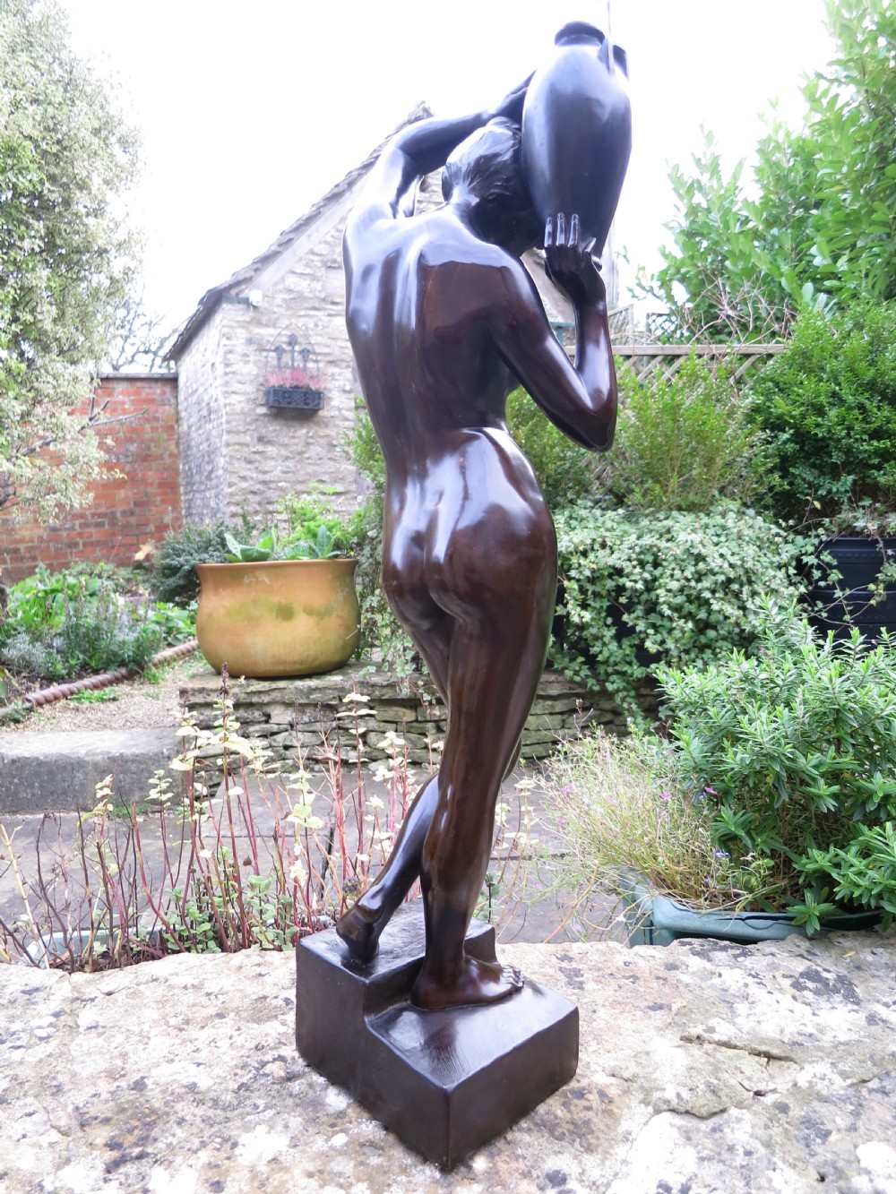 A LARGE AND IMPRESSIVE BRONZE SCULPTURE View V