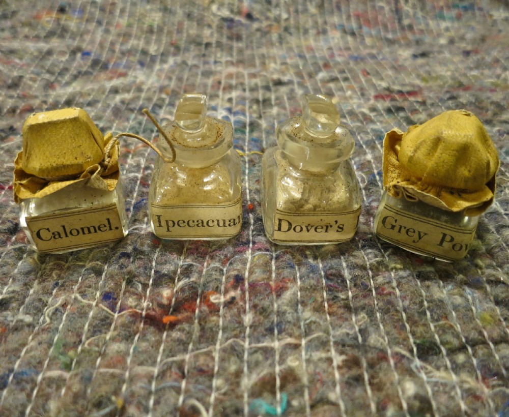 FULLY FITTED APOTHECARY'S OR MEDICINE BOX View IV