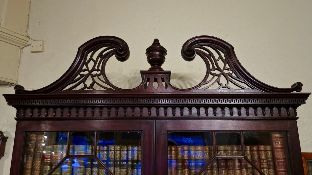 FINE CHIPPENDALE PERIOD BUREAU-BOOKCASE View III