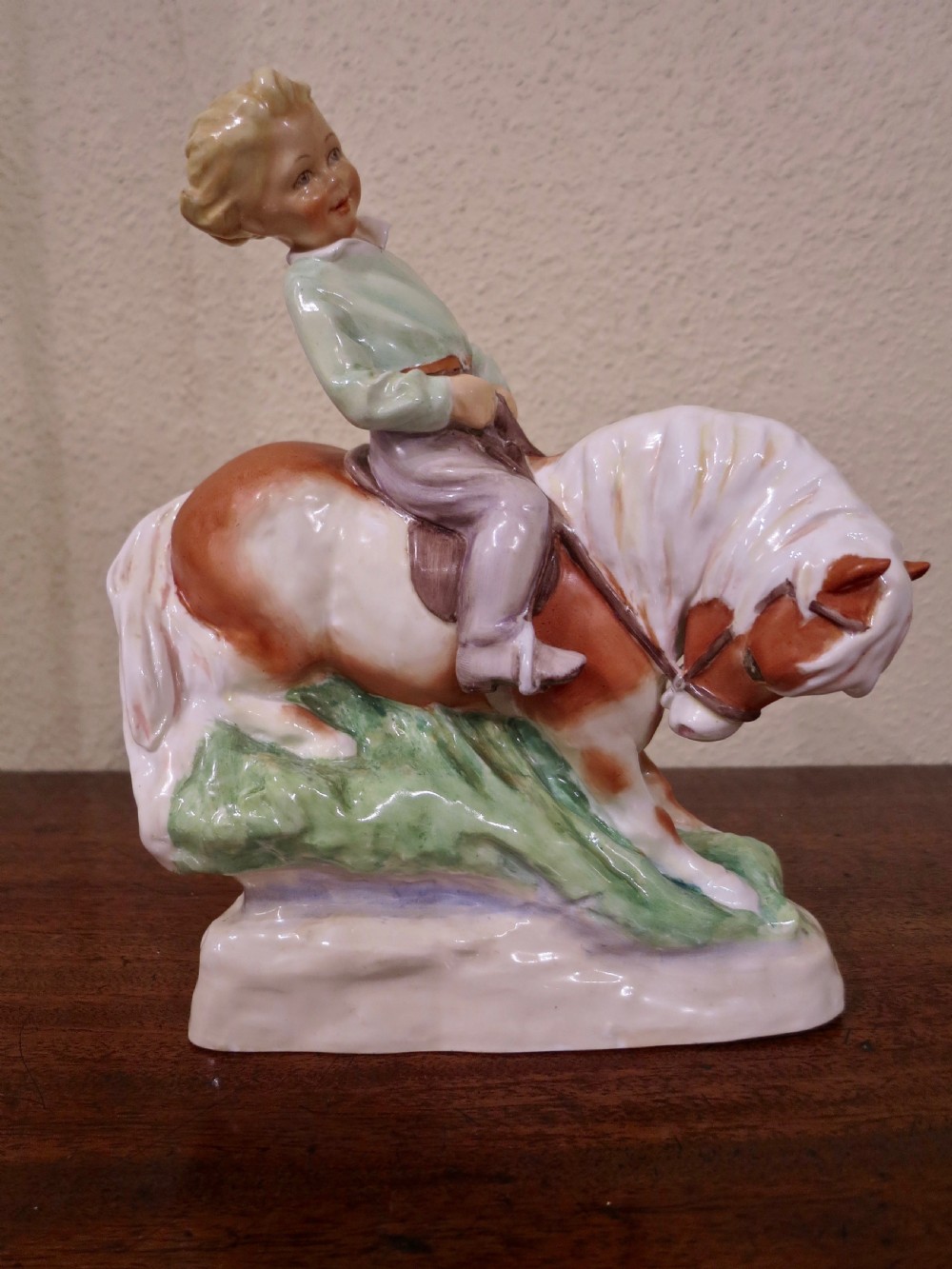 RARE ROYAL WORCESTER FIGURE: 