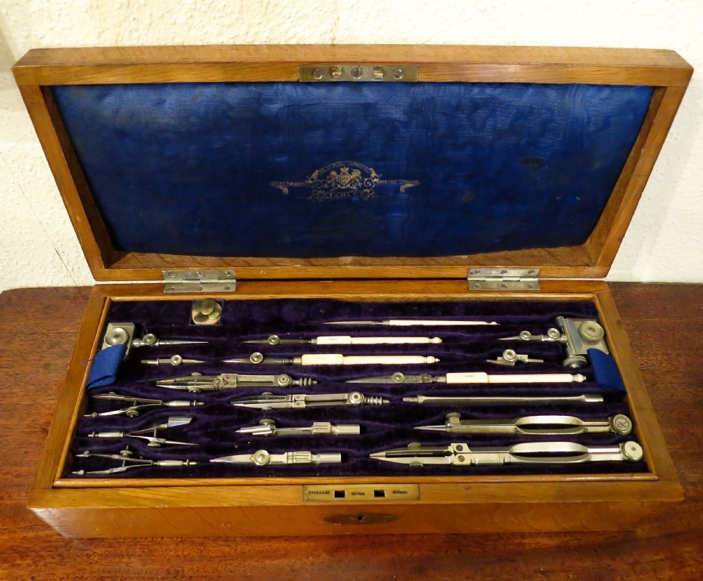 BEAUTIFULLY FITTED DRAWING INSTRUMENTS BOX View II