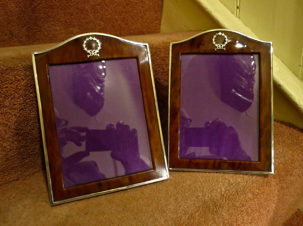 PAIR OF FAUX TORTOISESHELL PHOTO FRAMES