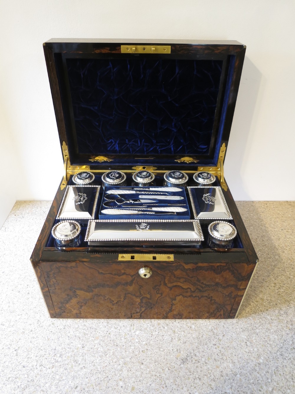 A SUPERB LADY'S DRESSING & JEWELLERY CASE View II