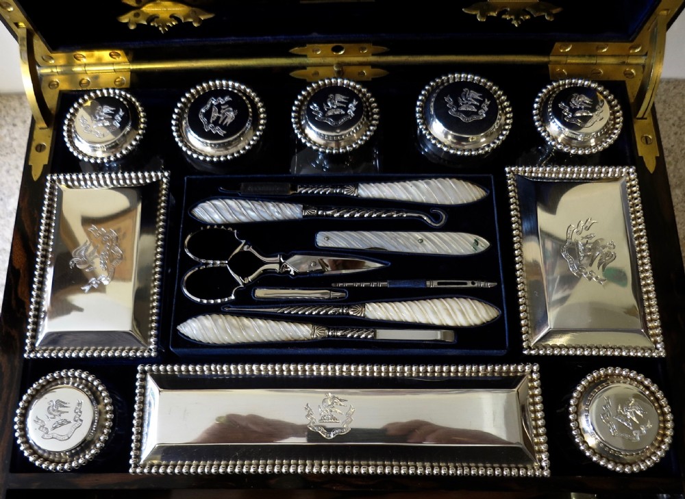 A SUPERB LADY'S DRESSING & JEWELLERY CASE View III