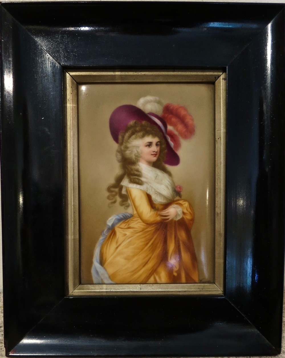 PORCELAIN PLAQUE OF THE DUCHESS OF DEVONSHIRE