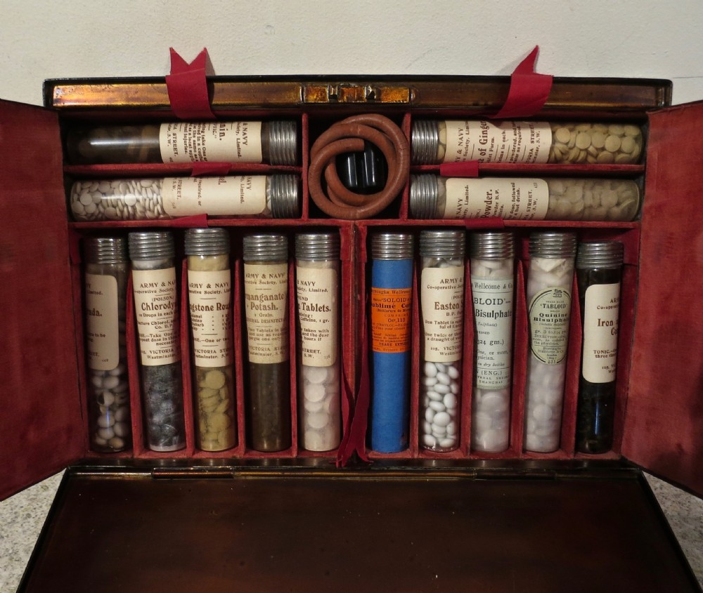 EDWARDIAN MILITARY BOX OF MEDICAL SUPPLIES