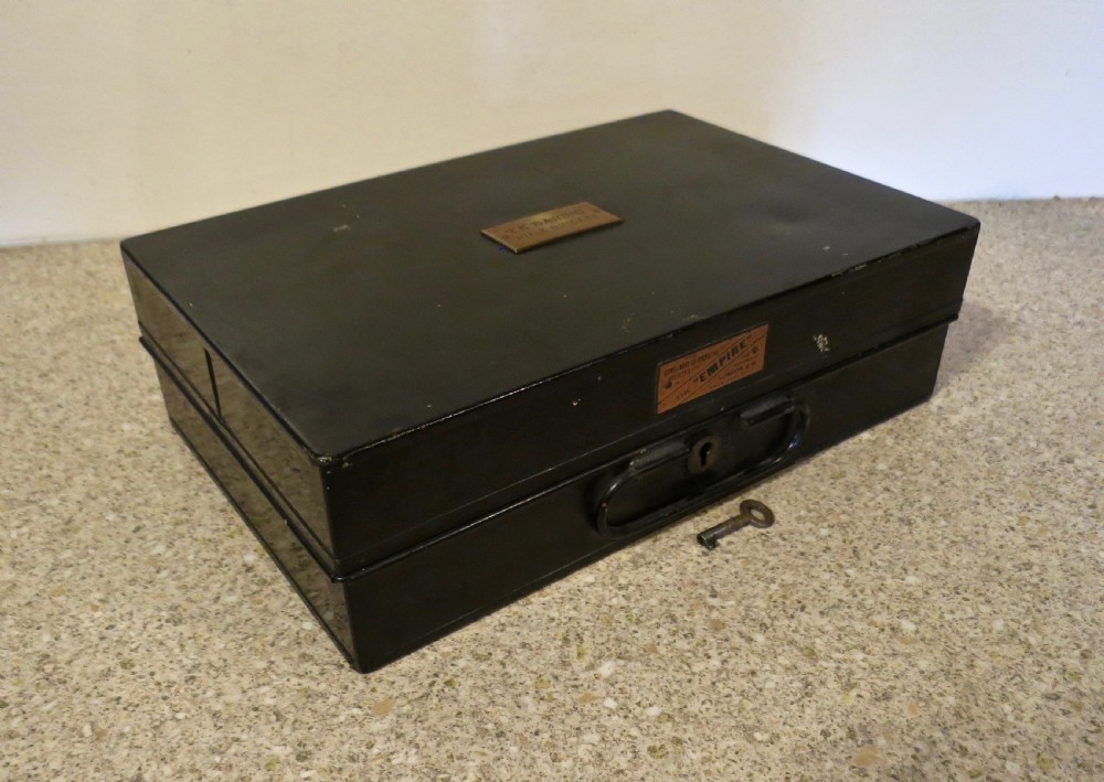 EDWARDIAN MILITARY BOX OF MEDICAL SUPPLIES View II