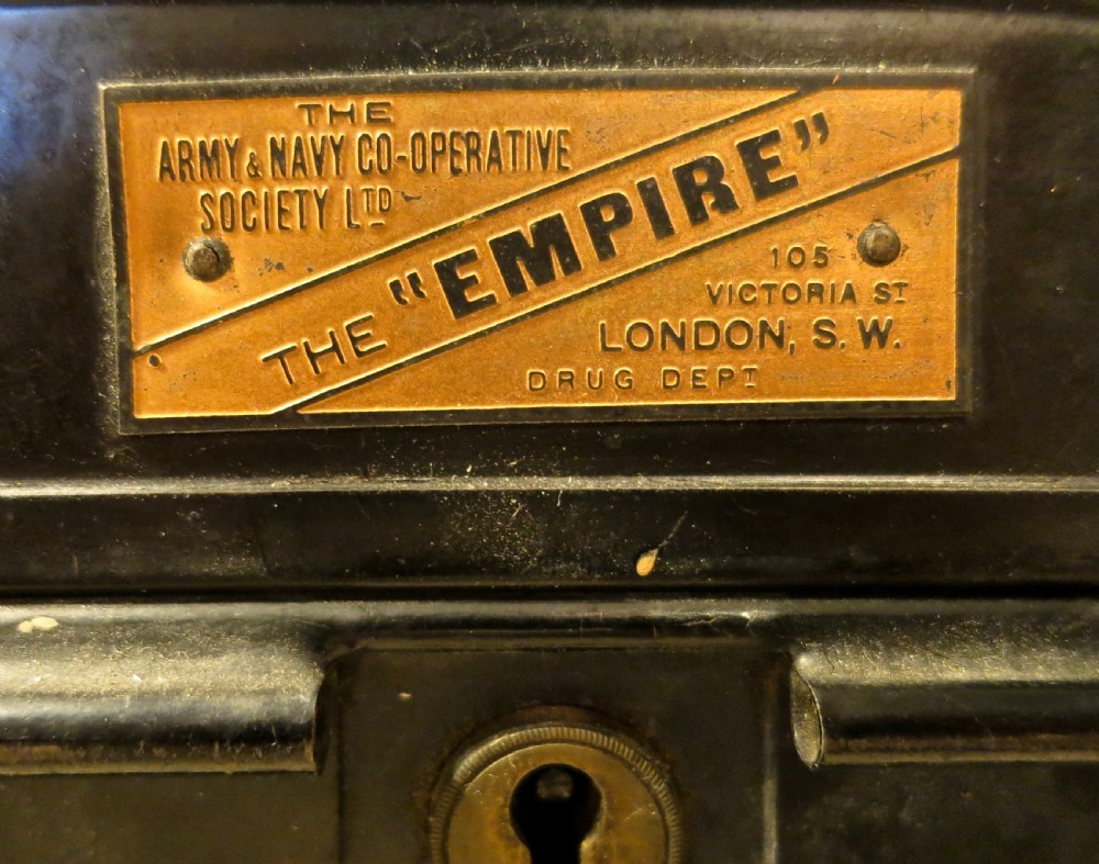 EDWARDIAN MILITARY BOX OF MEDICAL SUPPLIES View VI