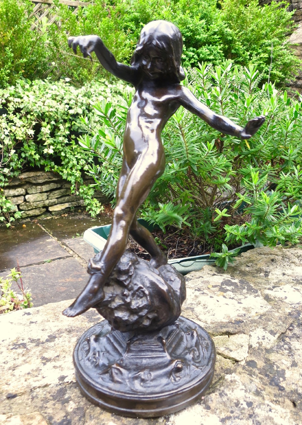 CHARMING ENGLISH (?) BRONZE GIRL