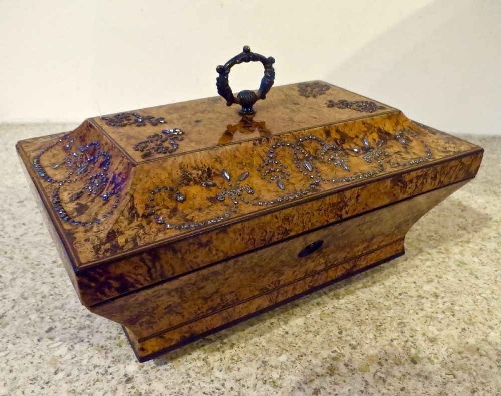 PALAIS ROYALE MUSICAL JEWELLERY BOX