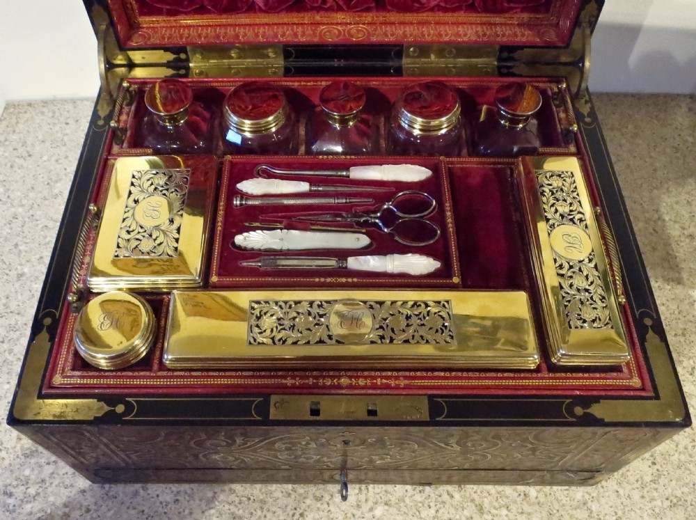 IMPRESSIVE BOULLE LADY'S DRESSING & JEWELLERY CASE View III