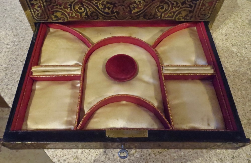 IMPRESSIVE BOULLE LADY'S DRESSING & JEWELLERY CASE View V