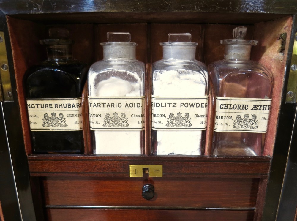 FULLY FITTED APOTHECARY (MEDICINE) BOX View IV