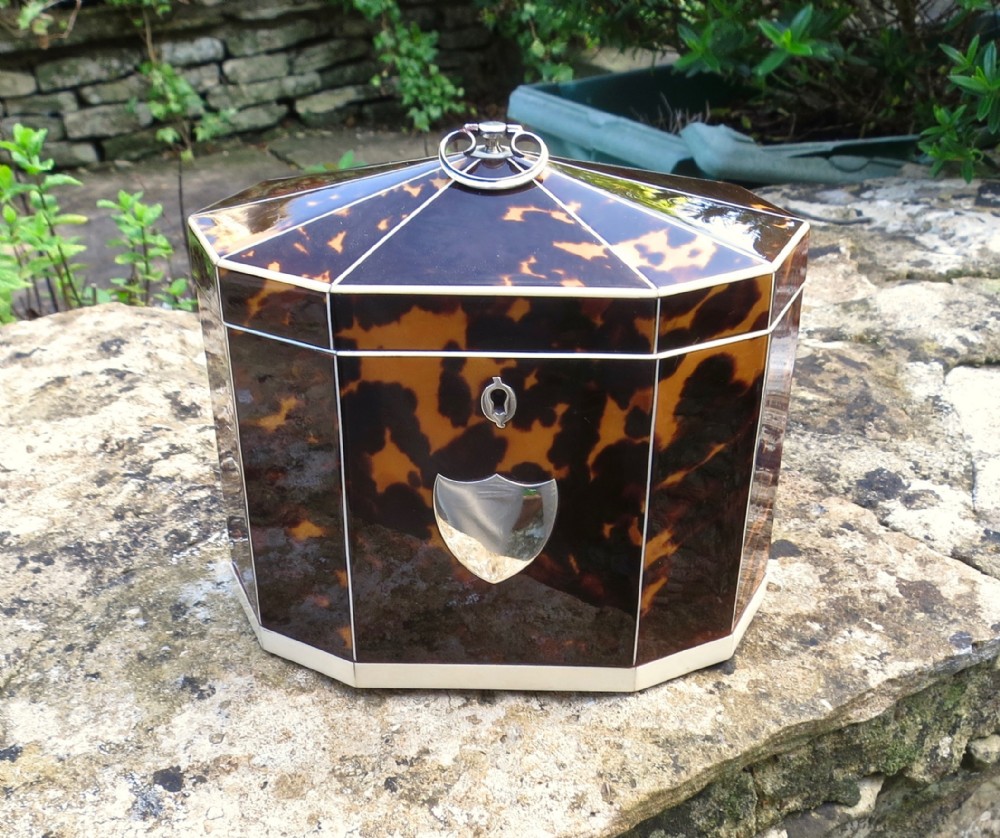 18TH CENTURY TORTOISESHELL TEA CADDY