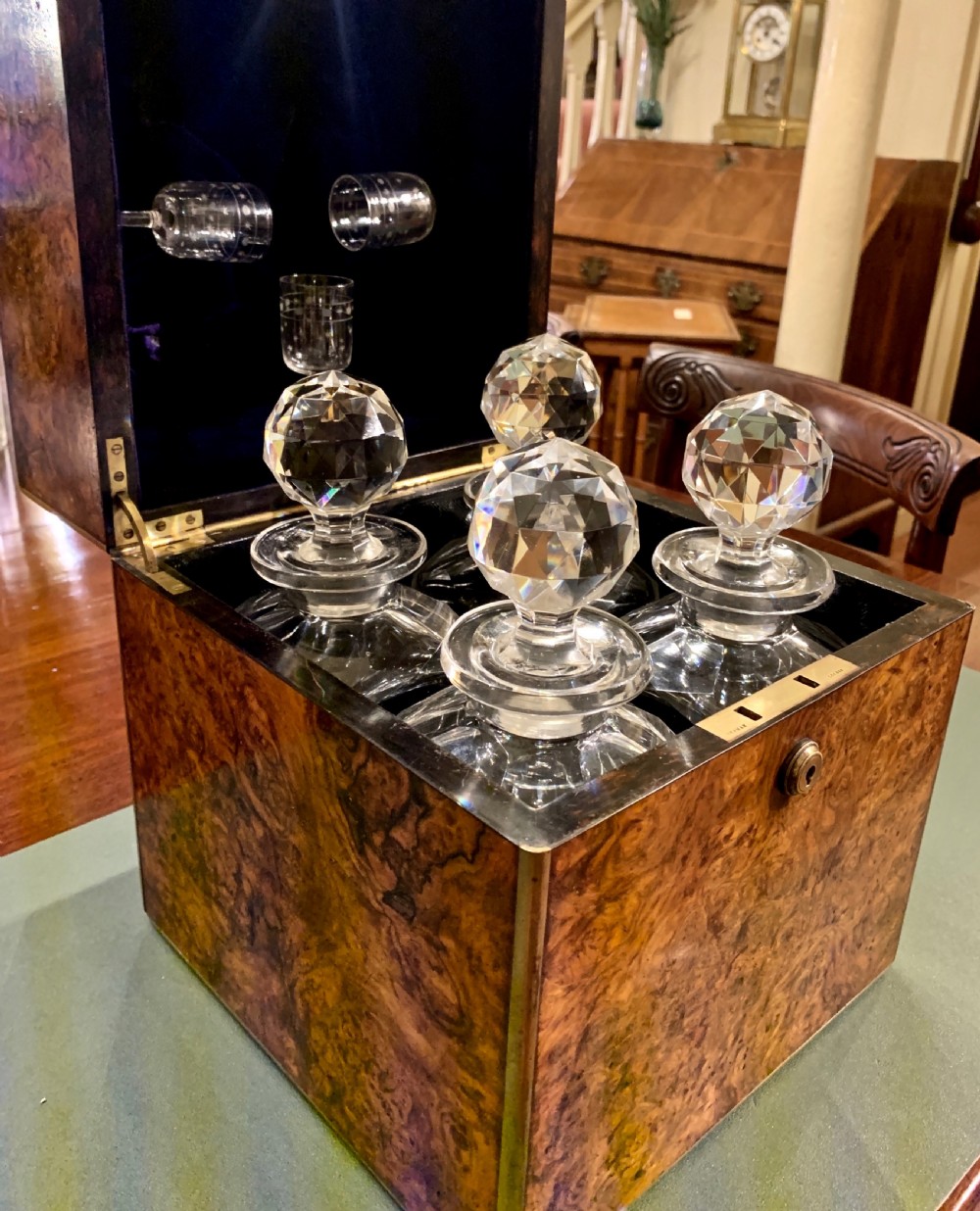 WALNUT DECANTER BOX WITH 4 ORIGINAL DECANTERS