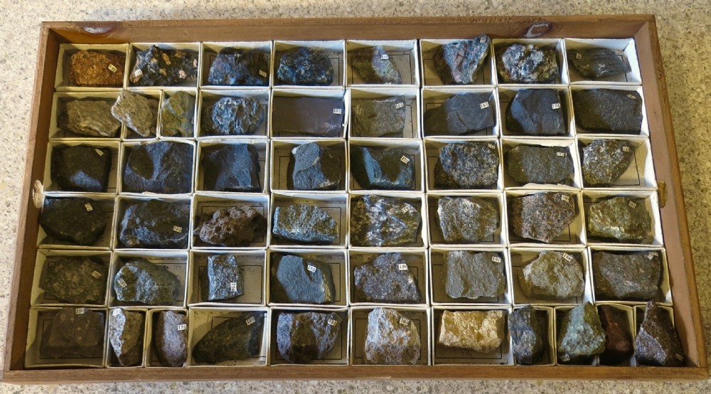A GOOD COMPLETE BOXED COLLECTION OF MINERALS View III