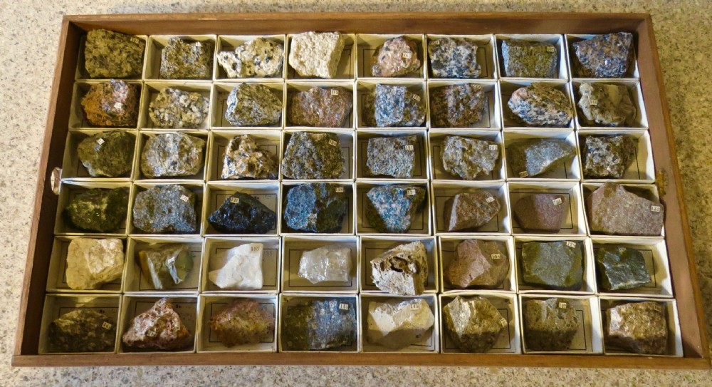A GOOD COMPLETE BOXED COLLECTION OF MINERALS View IV