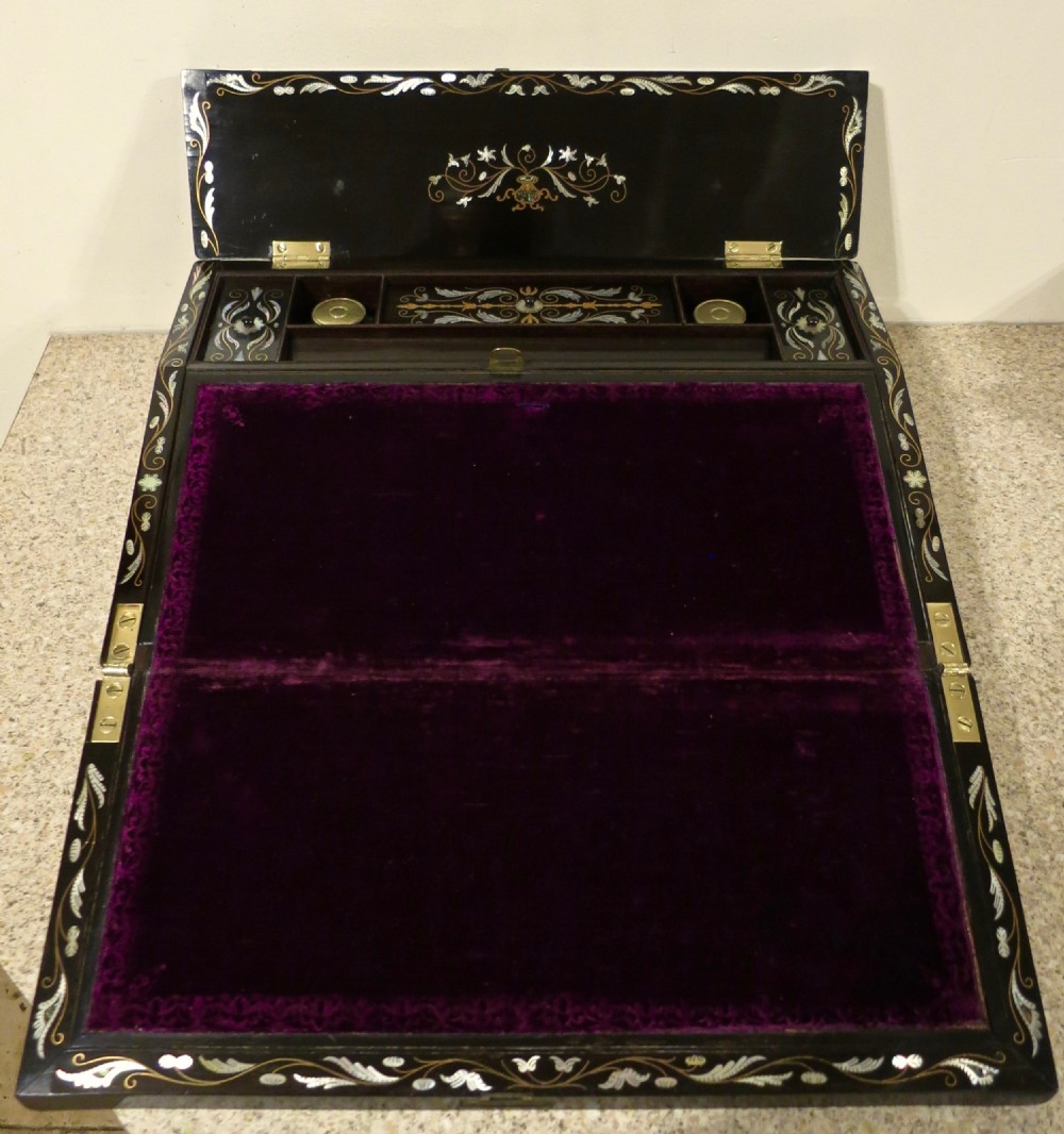 VERY FINE LADY'S INLAID WRITING BOX View IV