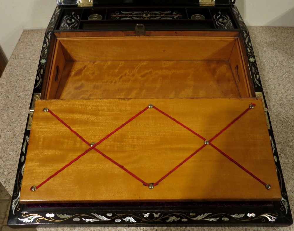 VERY FINE LADY'S INLAID WRITING BOX View VI