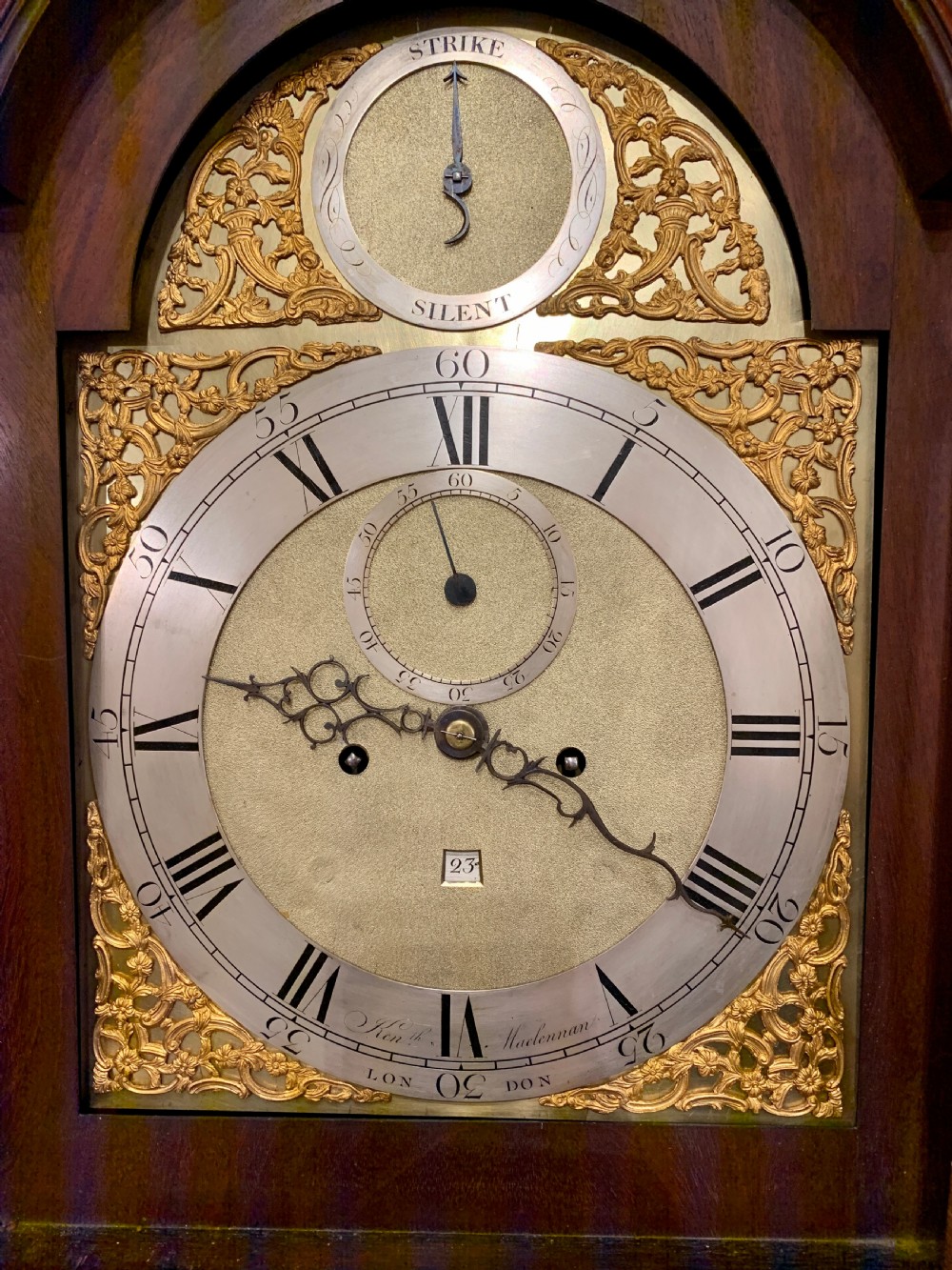 A FINE LATE 18TH CENTURY LONDON MAHOGANY LONGCASE CLOCK BY KENNETH MACLENNAN View II