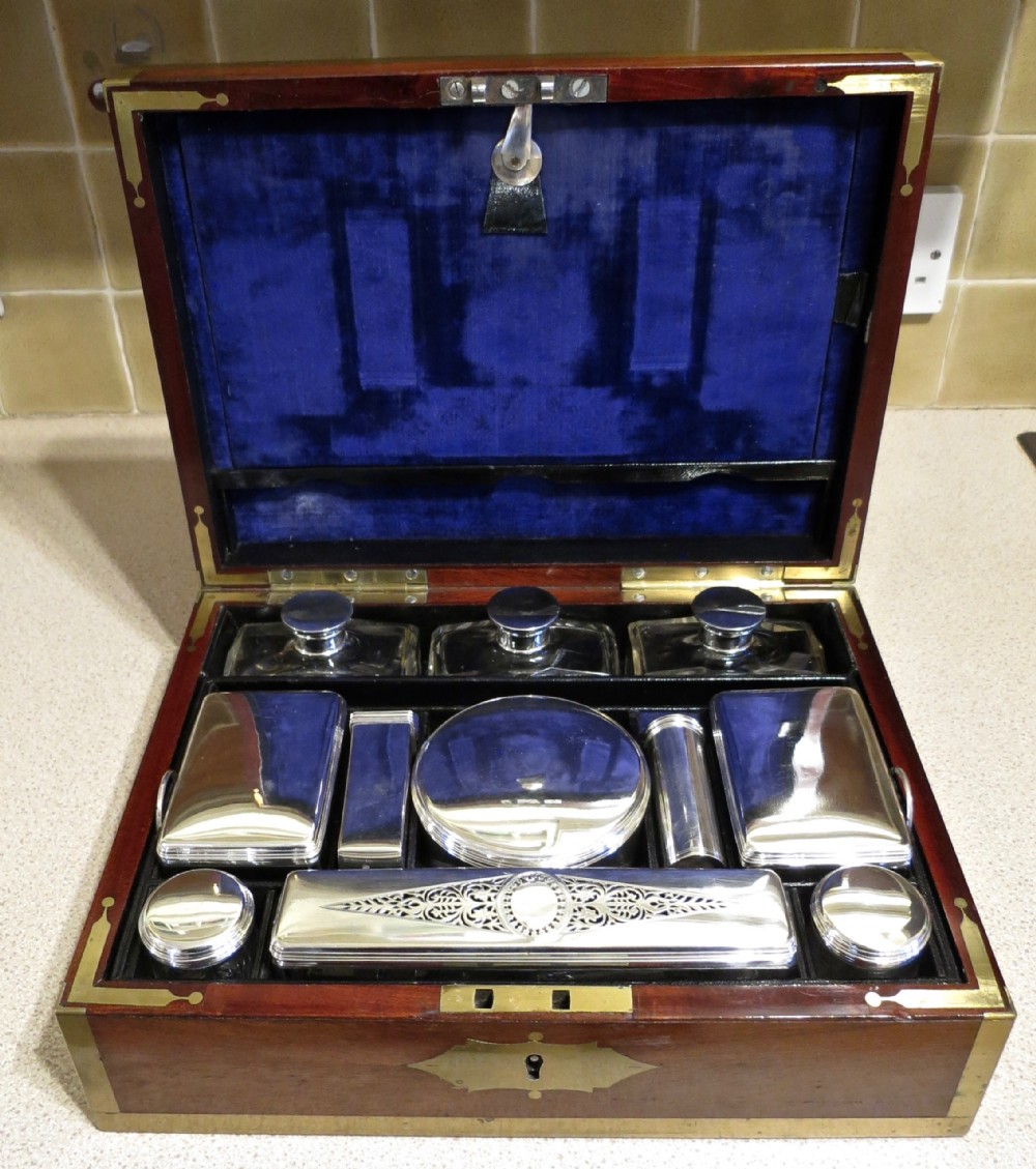 GEORGE III GENTS FITTED DRESSING CASE