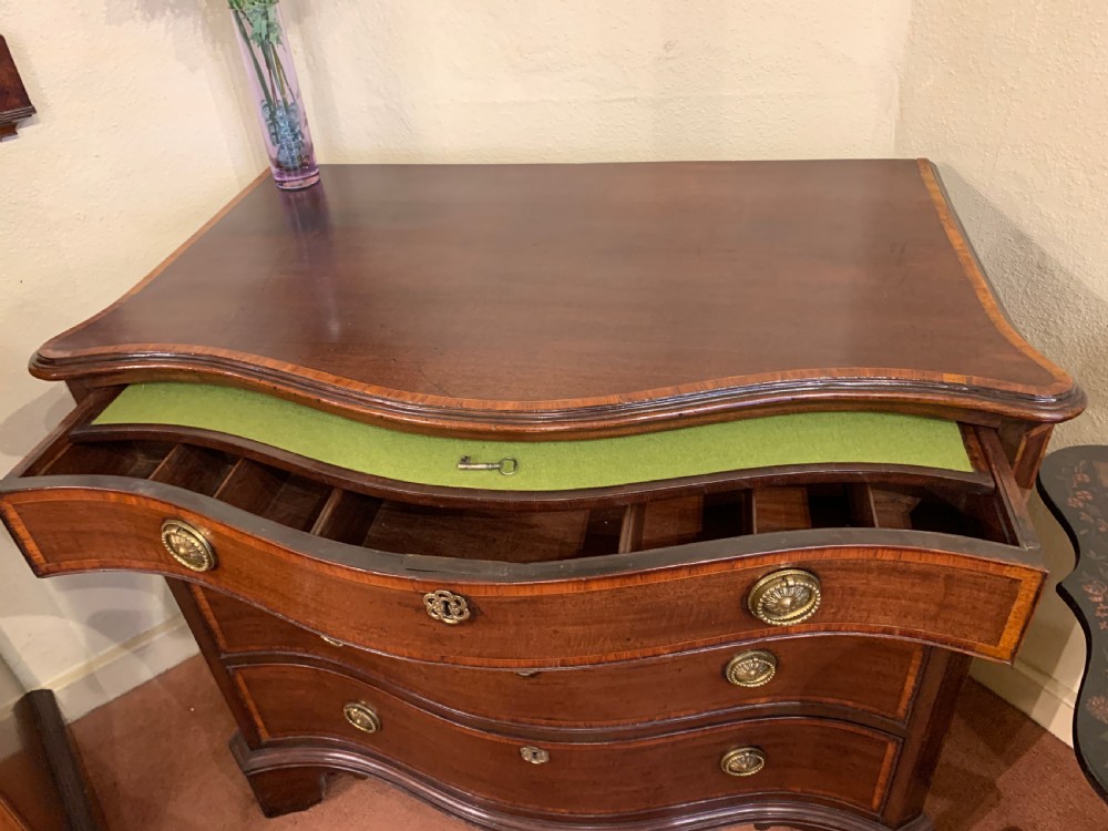 Beautiful 18th Century Serpentine Chest of Drawers View II