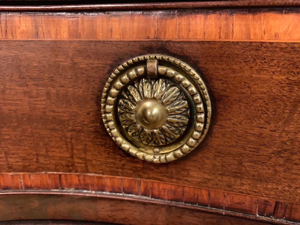 Beautiful 18th Century Serpentine Chest of Drawers View IV
