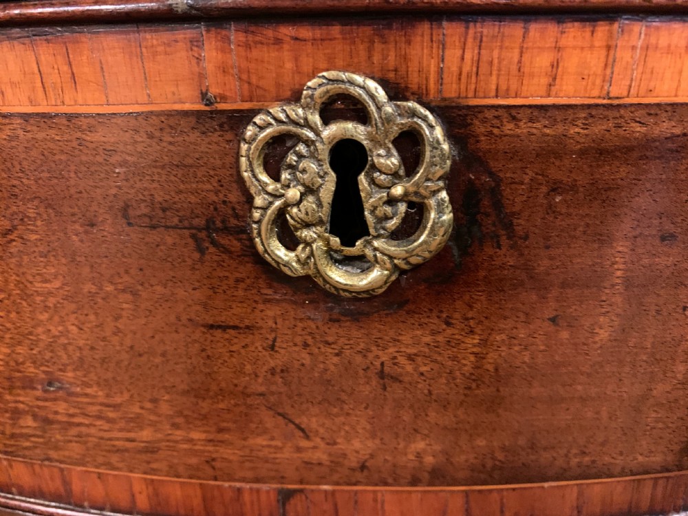 Beautiful 18th Century Serpentine Chest of Drawers View V