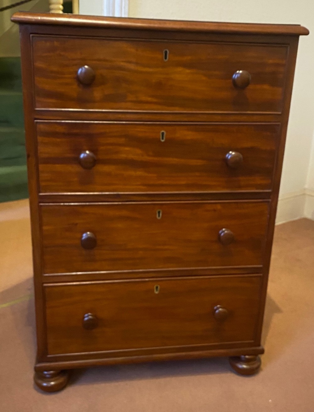 GILLOWS of LANCASTER - Fine quality mahogany Chest of Drawers