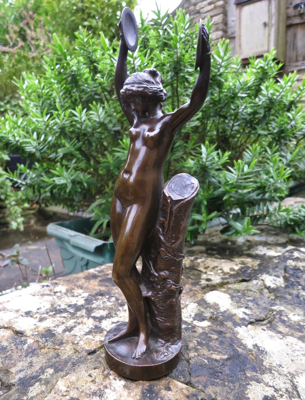 A CHARMING ART NOUVEAU BRONZE FIGURE