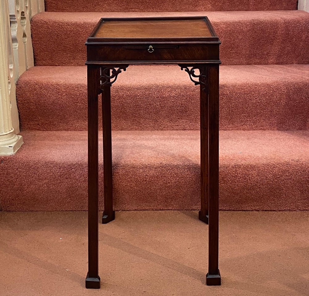 Late 18th Century Chippendale Period solid mahogany URN TABLE