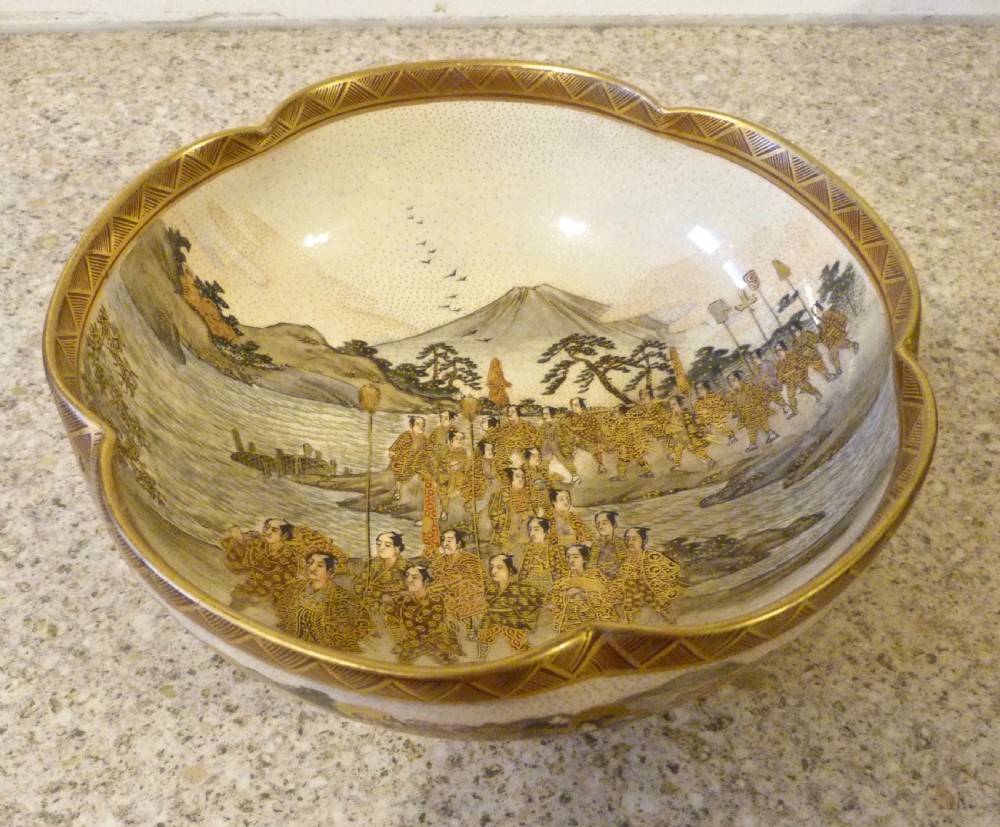 PRETTY 19TH CENTURY JAPANESE SATSUMA BOWL View IV