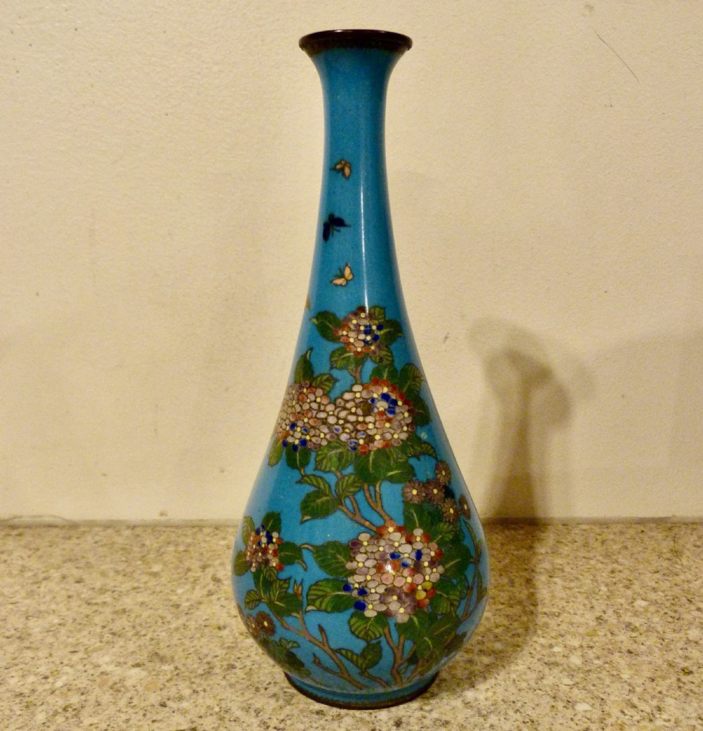 ELEGANT JAPANESE MEIJI CLOISONNE VASE View IV
